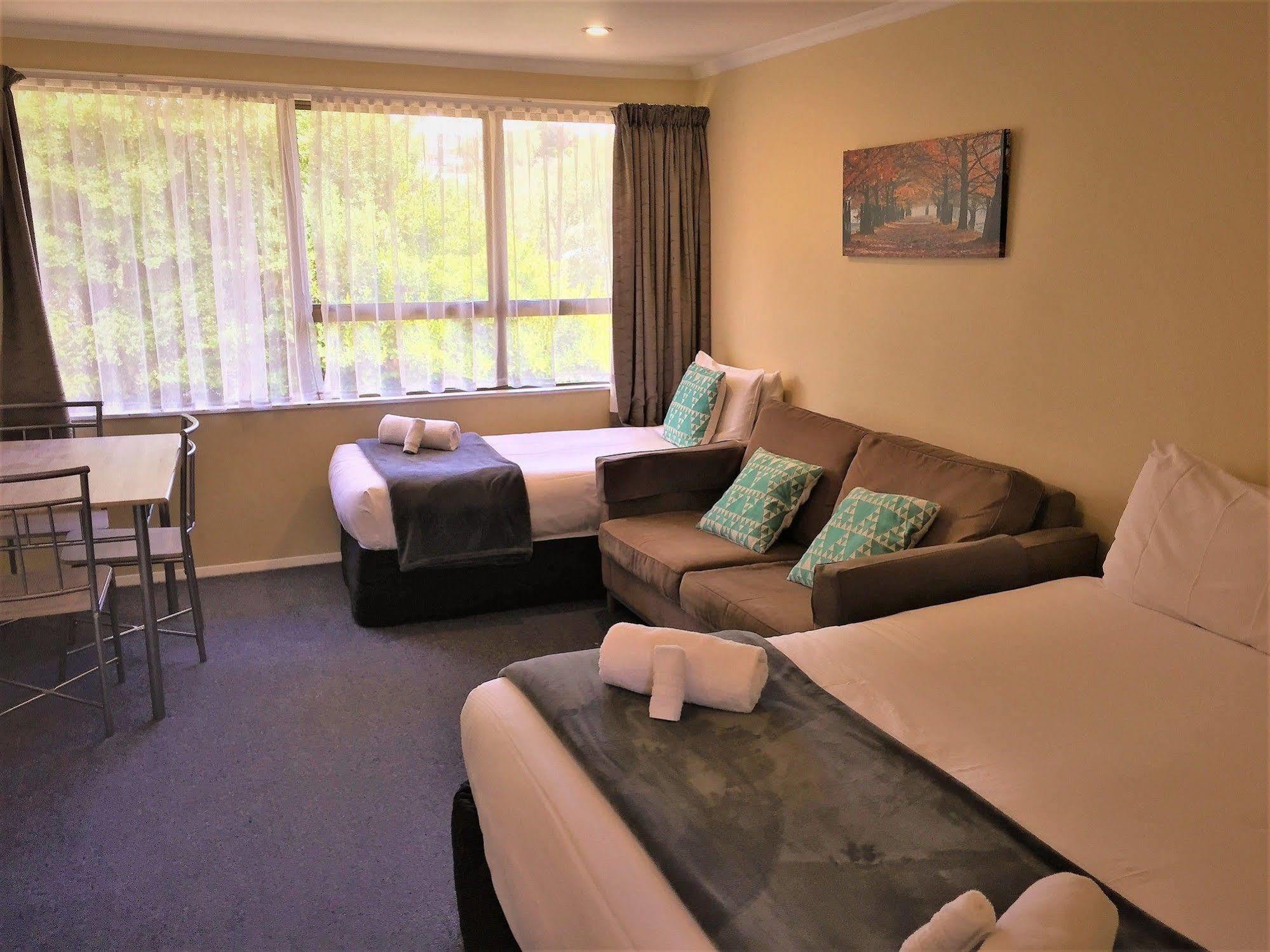 Fairway Motel & Apartments Wanaka Dış mekan fotoğraf