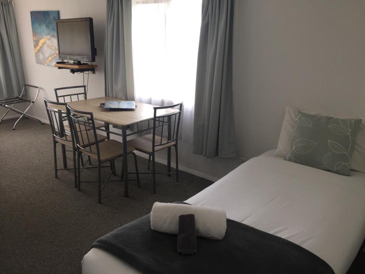 Fairway Motel & Apartments Wanaka Dış mekan fotoğraf